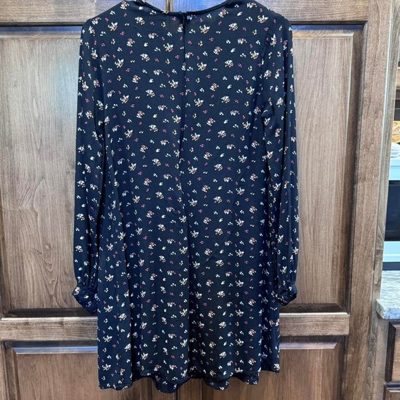 ASOS Size 6 Daisy Street shirred mini smock dress in navy ditsy floral - Picture 3 of 7